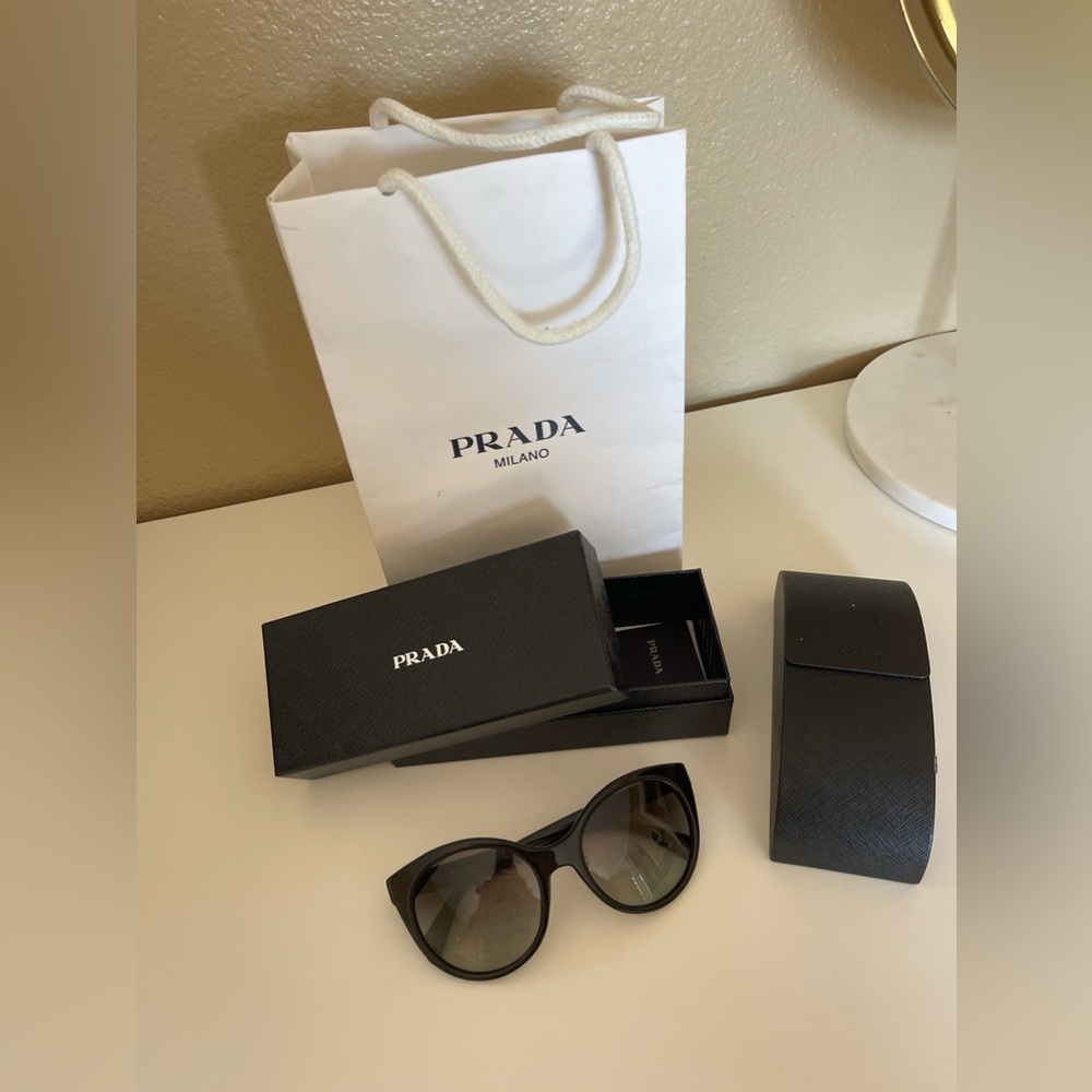 NEW PRADA black classic sunglasses - Picture 6 of 11